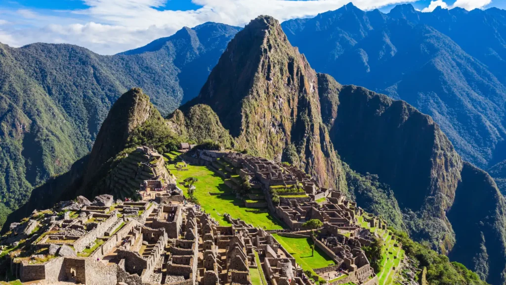 Valle Sagrado & Machu Picchu 2 Días / 1 Noche